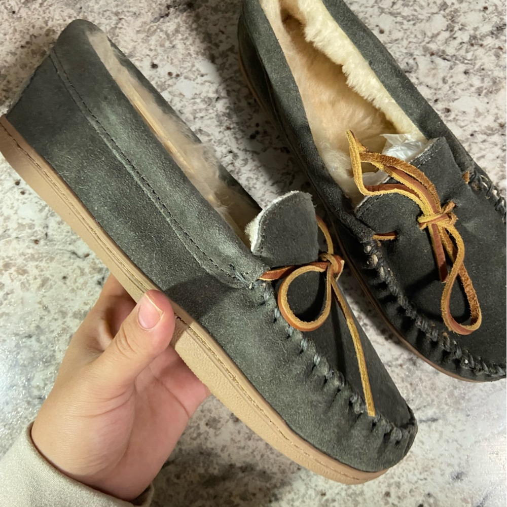Minnie Tonka Sheep Skin Hard Sole Moc Grey